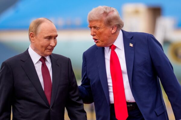 Murdoch Paper Wall Street Journal Rips Donald Trump’s ‘Sidewalk Gawker’ Response to Vladimir Putin’s Taunts