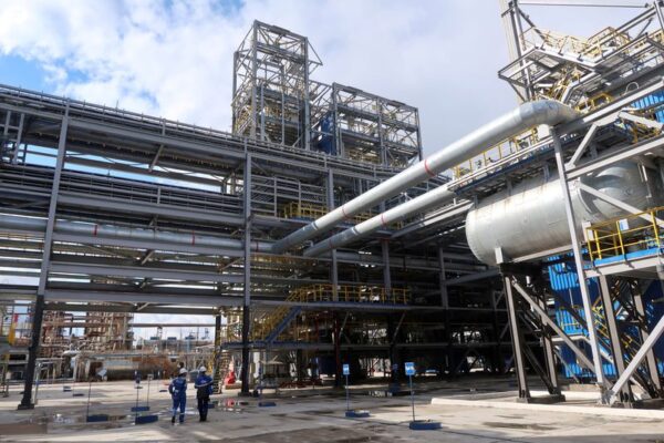 Ukraine’s drones again attack Russia’s major petrochemical complex Yahoo news home