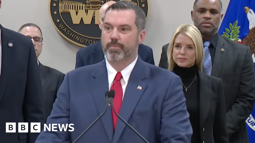 US prosecutor resigns after Trump says 'I want him out'