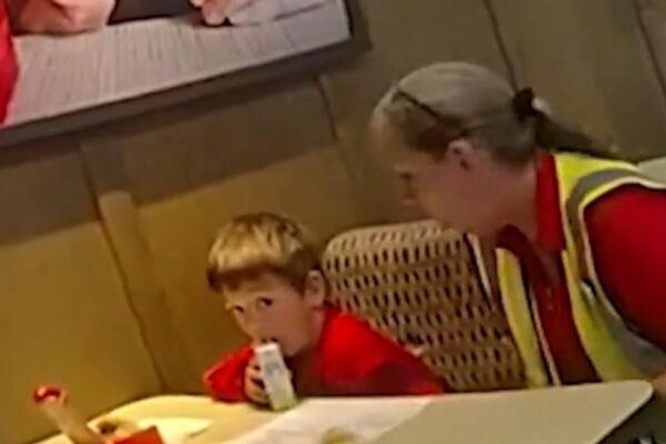 Florida 5-year-old sneaks out to grab a sandwich at Chick-fil-A