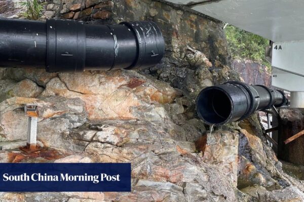 Hongkongers urged to avoid Deep Water Bay and Repulse Bay beaches after sewage pipe splits Hongkongers urged to avoid Deep Water Bay and Repulse Bay beaches after sewage pipe splits