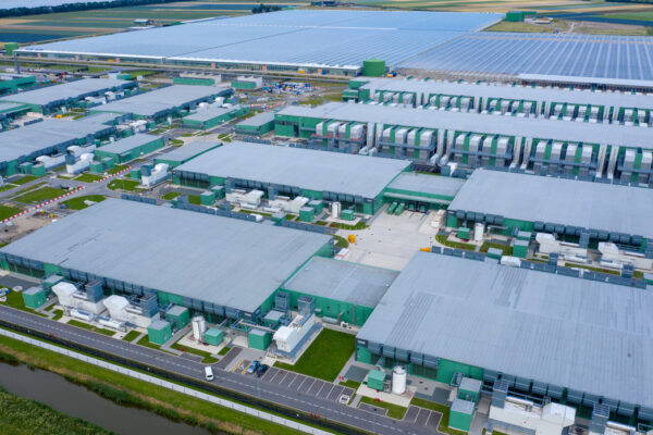 Undervalued and Ignored: 2 Artificial Intelligence (AI) Stocks With Market-Beating Potential