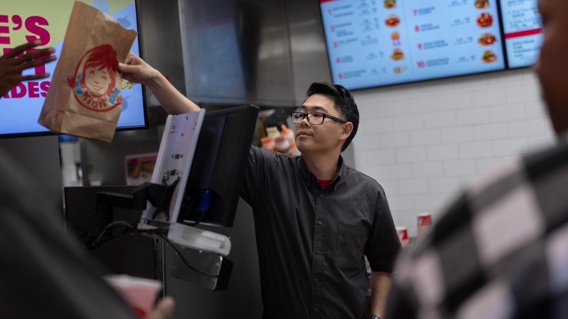 California bill mandates healthy kids' meals at restaurant chains