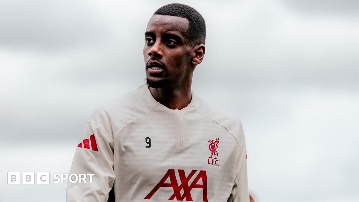 Premier League build-up & news conferences: New signings to make debuts?