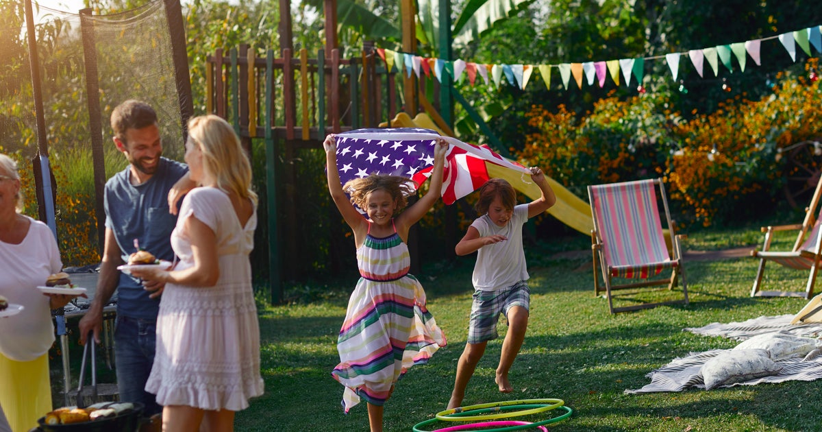 What's open and closed on Labor Day 2025? See what stores, banks and other businesses are operating today.