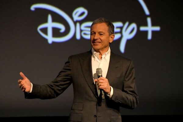 More than 100 ABC News veterans urge Disney CEO Bob Iger to stand firm against Trump attacks