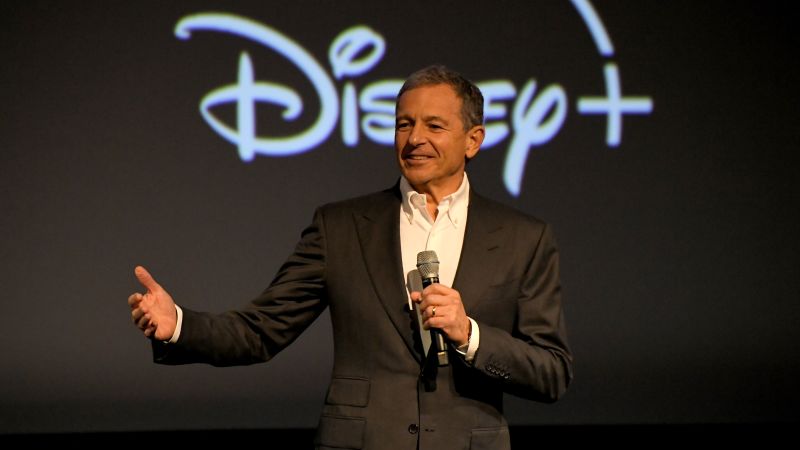 More than 100 ABC News veterans urge Disney CEO Bob Iger to stand firm against Trump attacks