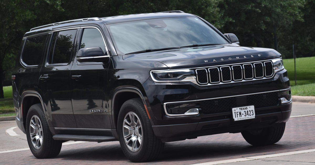 Chrysler recalls almost 164,000 Jeep vehicles over door trim issue