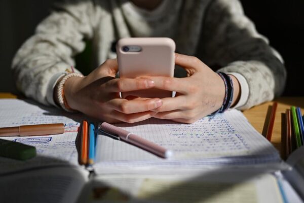 How some U.S. schools are disconnecting students from their phones