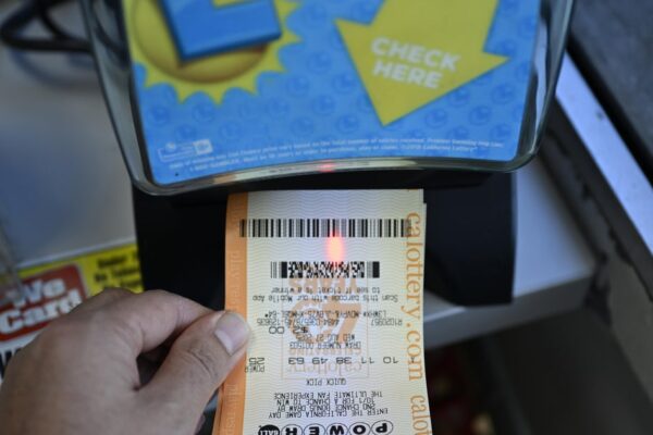 Powerball winners can opt for potentially "dangerous" lump sum or "safe bet" annual payments. An accountant gives advice.