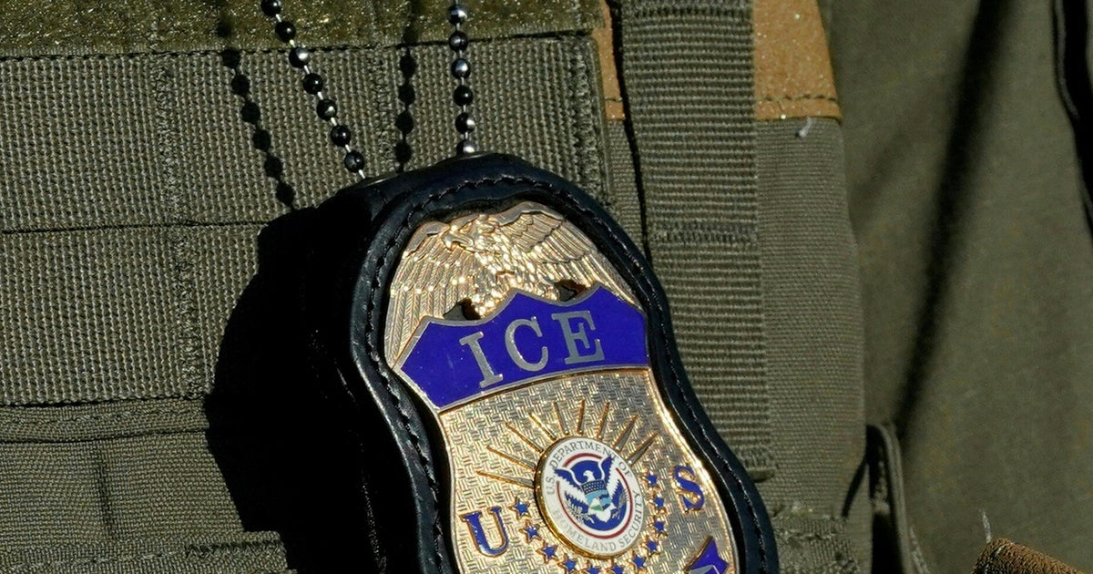 ICE tracking apps face scrutiny after Dallas shooting