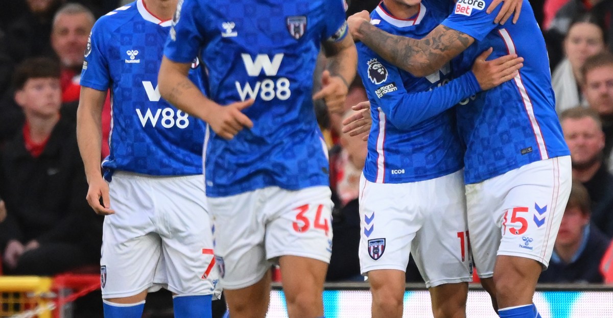 The Right Stuff: Sunderland’s ‘Til The End’ Spirit Thrives in the Premier League