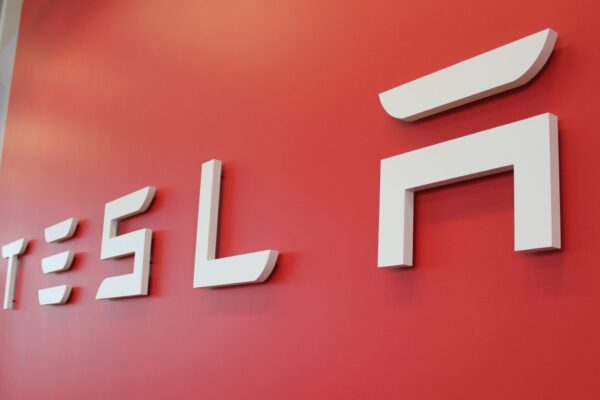 Tesla (TSLA) sees US market share of electric car sales drop to new lows