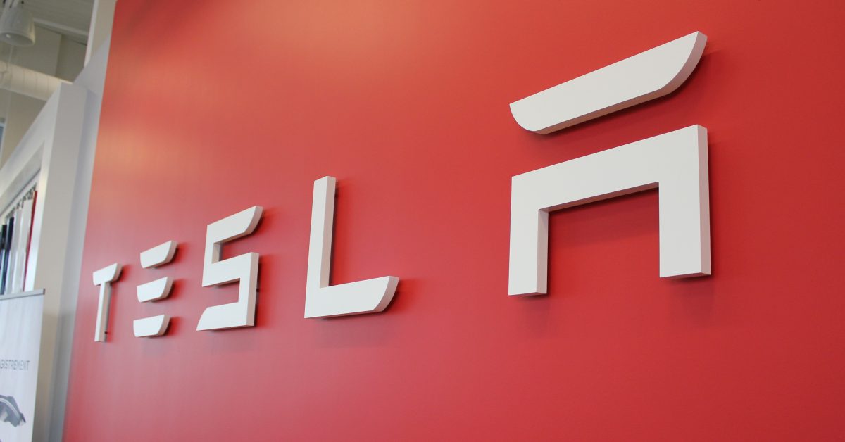 Tesla (TSLA) sees US market share of electric car sales drop to new lows
