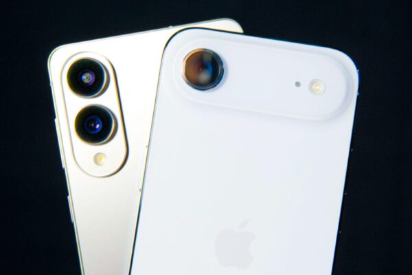 A Galaxy S25 Edge and iPhone Air stacked together.