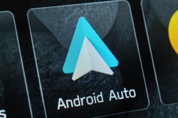 5 Essential Android Auto Apps You Need To Install