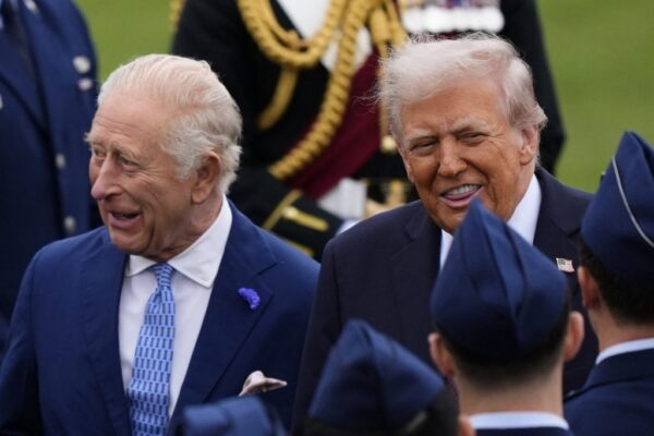 Trump greeted with royal reception to begin his second state visit