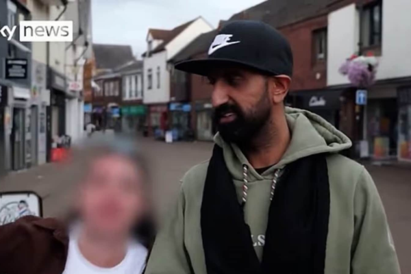 Sky News reporter shields businessman who faced racial abuse during street interview | Trending Sky News reporter shields businessman who faced racial abuse during street interview | Trending