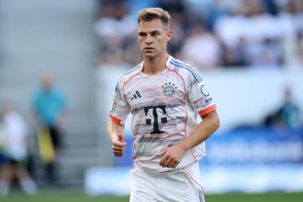 Joshua Kimmich celebrates Bundesliga record