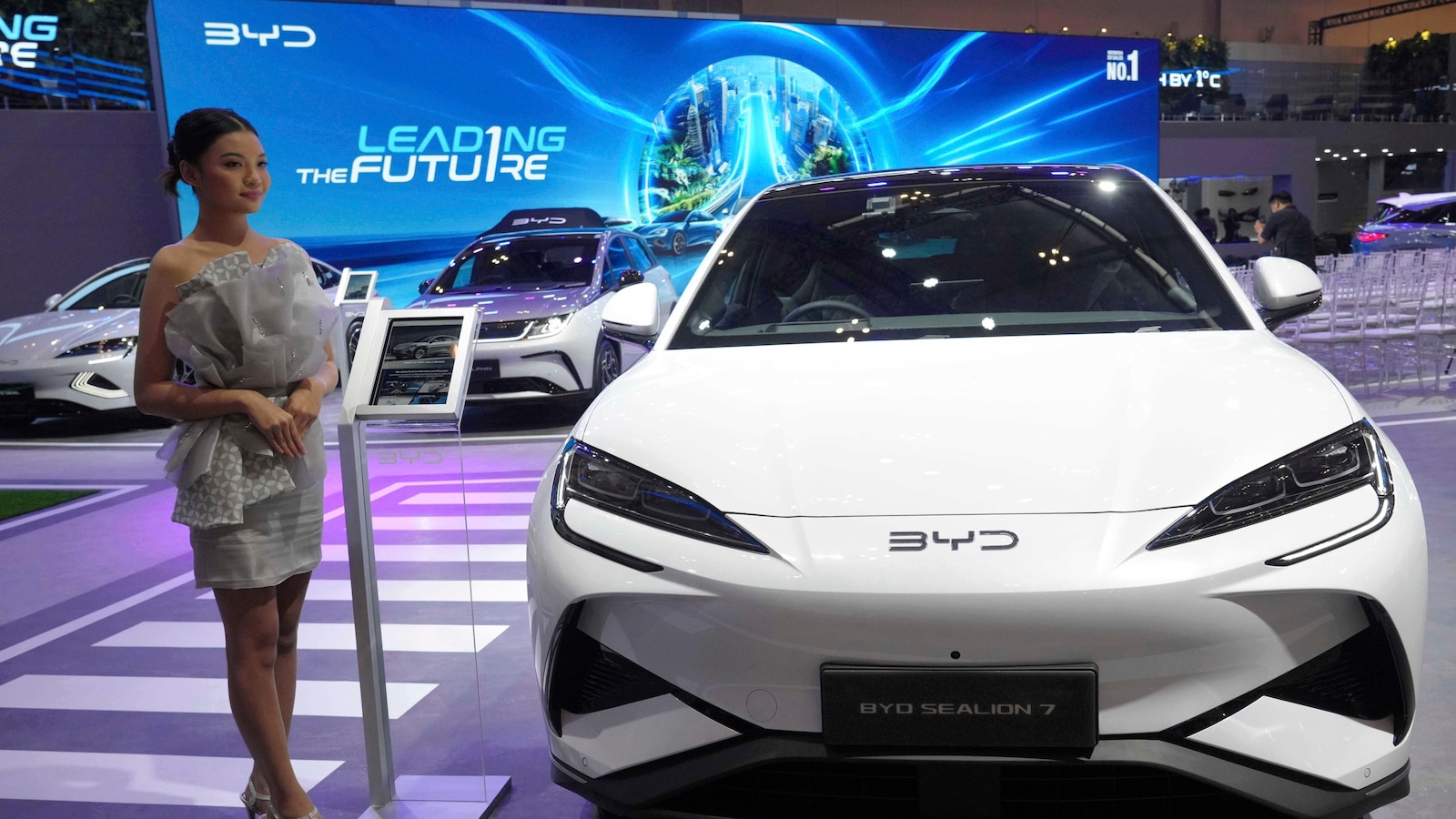 China tightens rules for electric vehicle exports