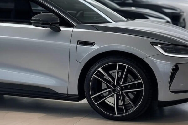 Tesla, BYD Sales Fall as Rivals Rise