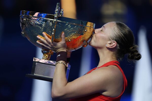 Amanda Anisimova Wins China Open, Leaps Coco Gauff in WTA Finals Race