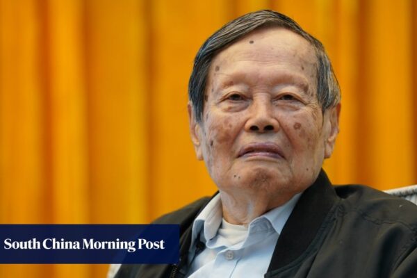 Chinese Nobel Prize-winning physicist Chen-ning Yang dies, aged 103 Chinese Nobel Prize-winning physicist Chen-ning Yang dies, aged 103