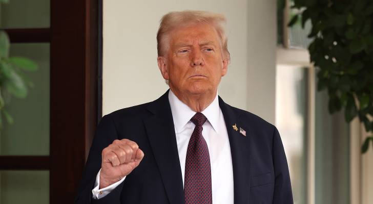 Trump eyes issuing $1,000-$2,000 ‘dividend’ checks for Americans — with the cash coming from $1T in tariff revenue