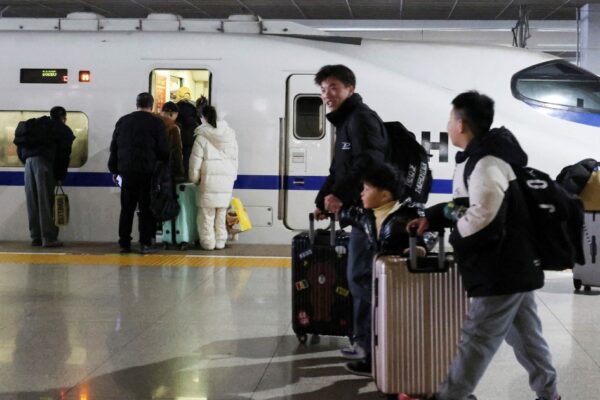 China railway trips hit record on first day of national holiday, China News China railway trips hit record on first day of national holiday, China News