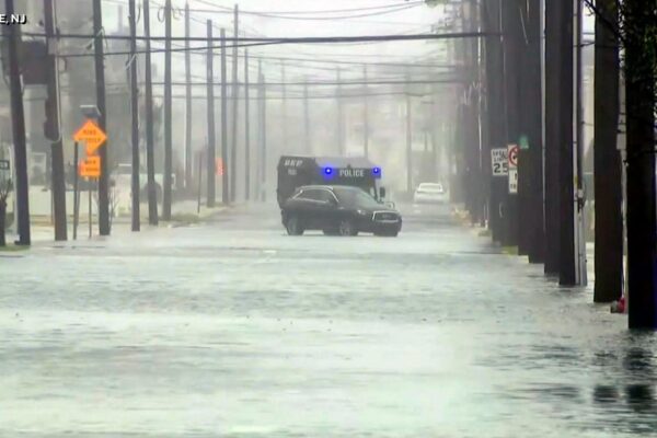 Deadly nor'easter brings strong winds, flooding to parts of East Coast