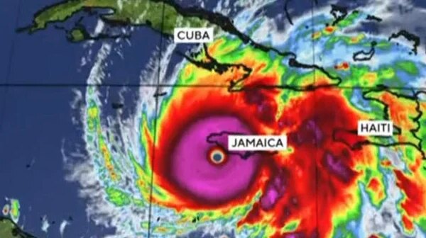 10/28: CBS Evening News Plus