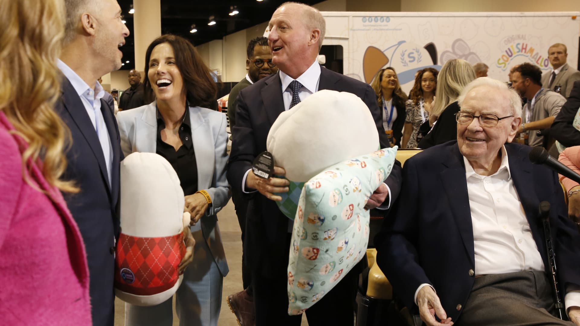 At 95, Buffett is still sharpest dealmaker with $10 billion OxyChem deal