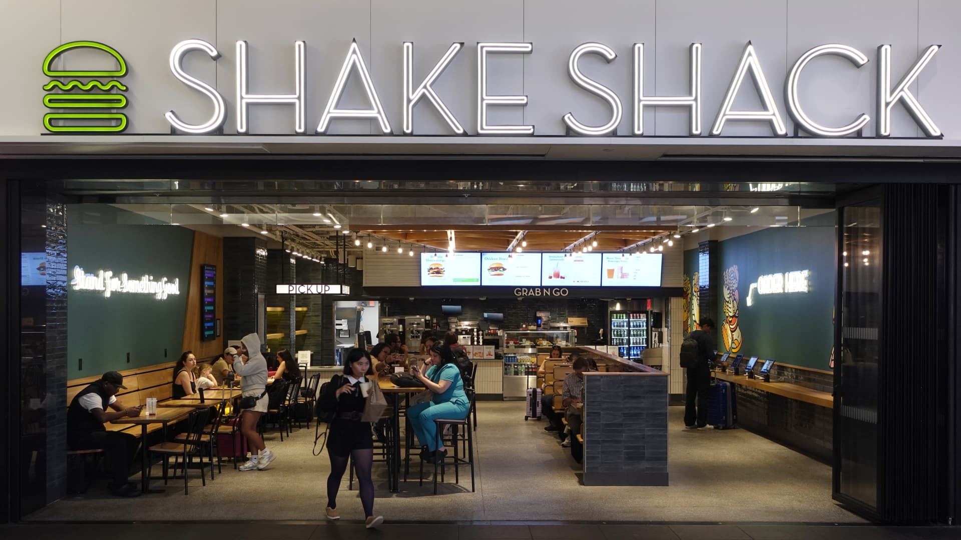 JPMorgan's top short ideas into year-end include a popular restaurant stock and once-hot chipmaker