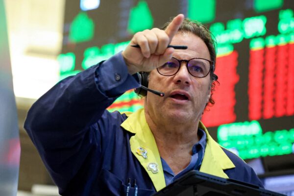 Wall Street at records in data blackout