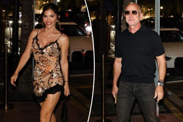Lauren Sánchez puts on leggy display for date night with husband Jeff Bezos Lauren Sánchez puts on leggy display for date night with husband Jeff Bezos