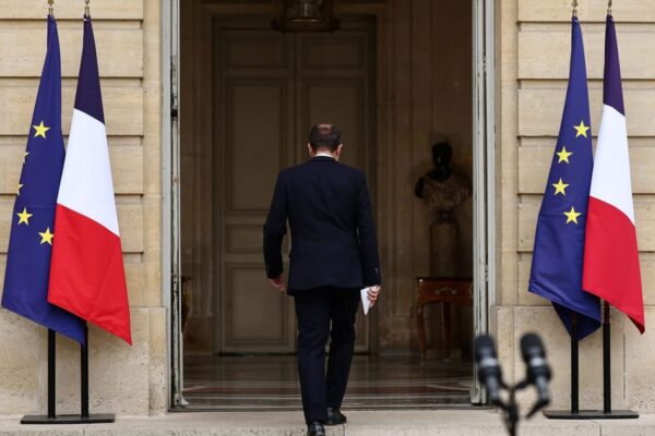 The fall of France’s 14-hour government – POLITICO
