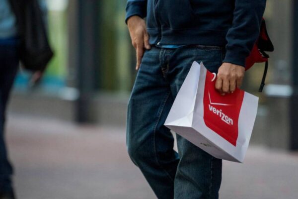 Verizon uses wild new tactic to steal customers from rivals