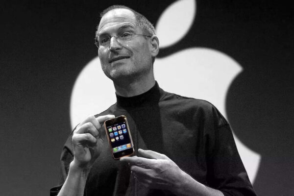 Apple CEO Tim Cook shares post on Steve Jobs’ death anniversary; Elon Musk reacts Apple CEO Tim Cook shares post on Steve Jobs' death anniversary; Elon Musk reacts