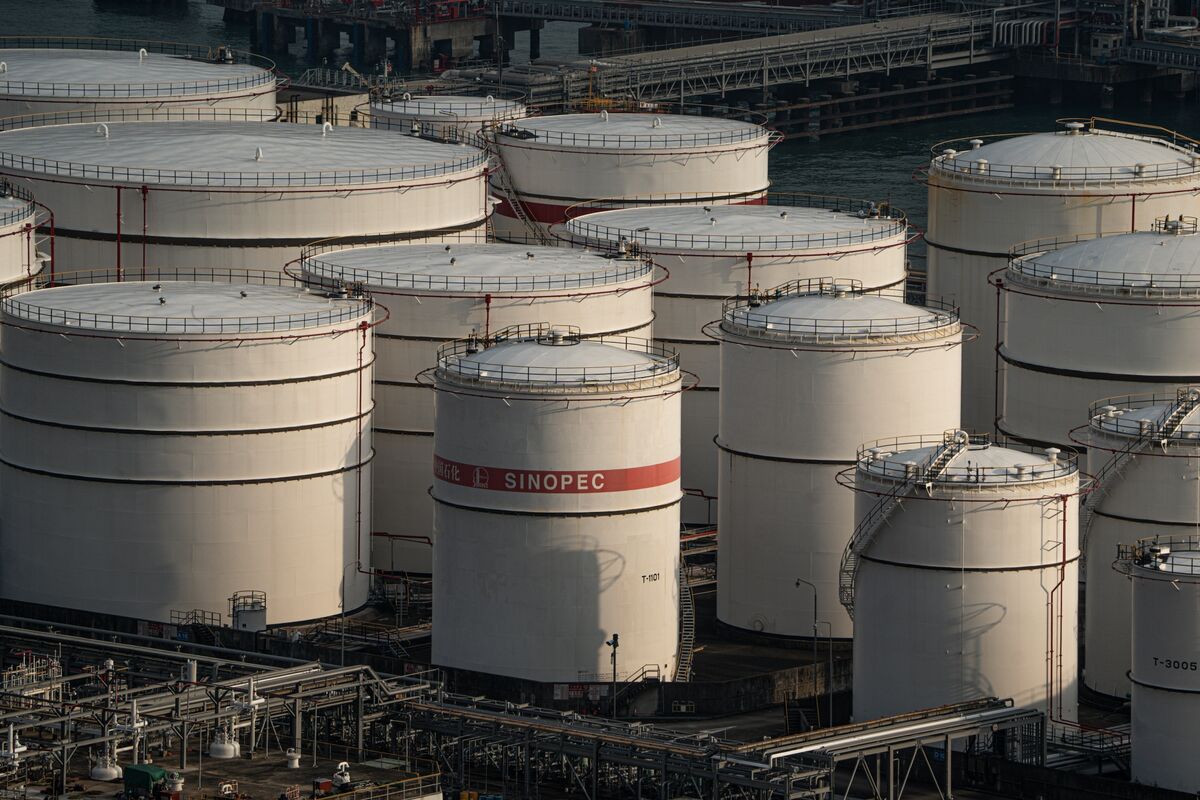 US Sanctioning China Oil Terminal Threatens Sinopec Run Cuts