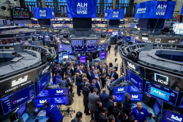 Wall Street Banks Notch $15 Billion Trading Haul on Stock Rally Wall Street Banks Notch $15 Billion Trading Haul on Stock Rally