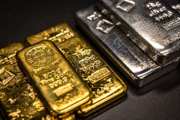 Gold and Silver Hit Records on Credit Fears, US-China Tensions