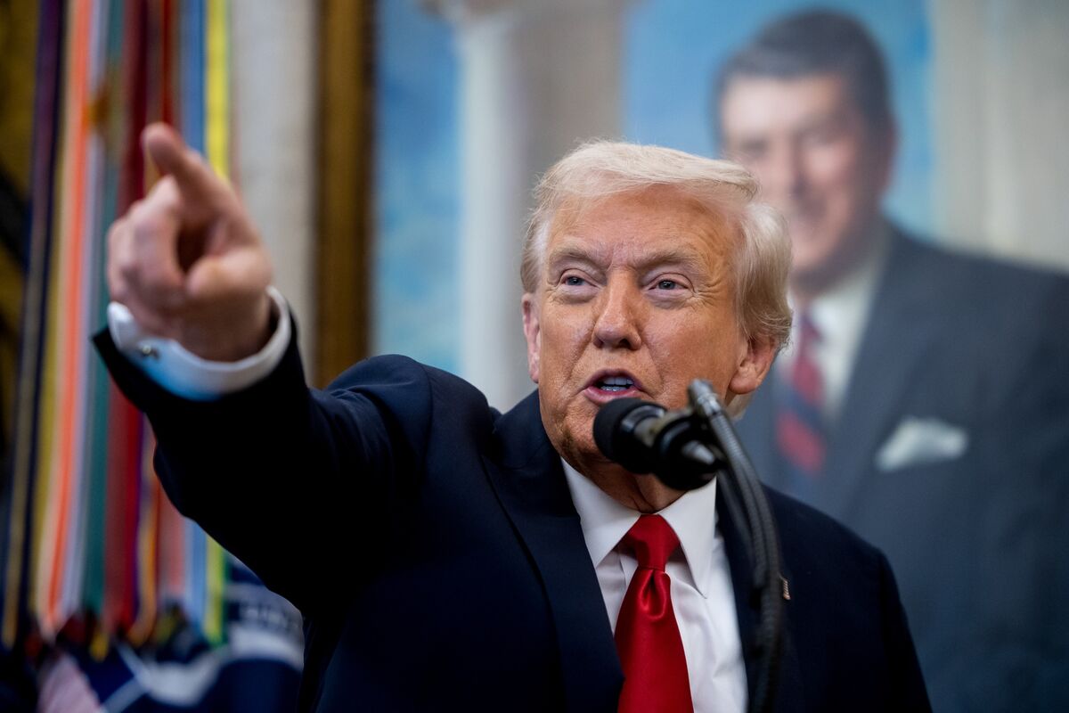 Stocks Rise as Trump Reassures on China, Regional Banks Report