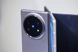 GenAI gives China’s smartphone market a surprise rebound