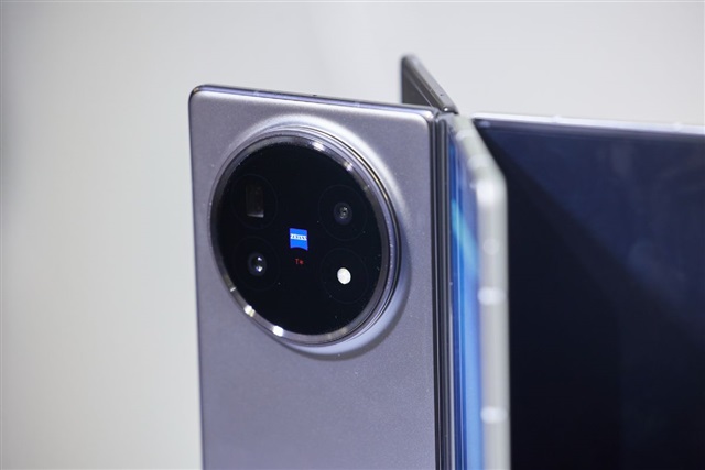 GenAI gives China’s smartphone market a surprise rebound