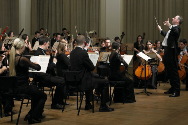 A Hands-On Review of Conductor, an AI Parallel Runner App