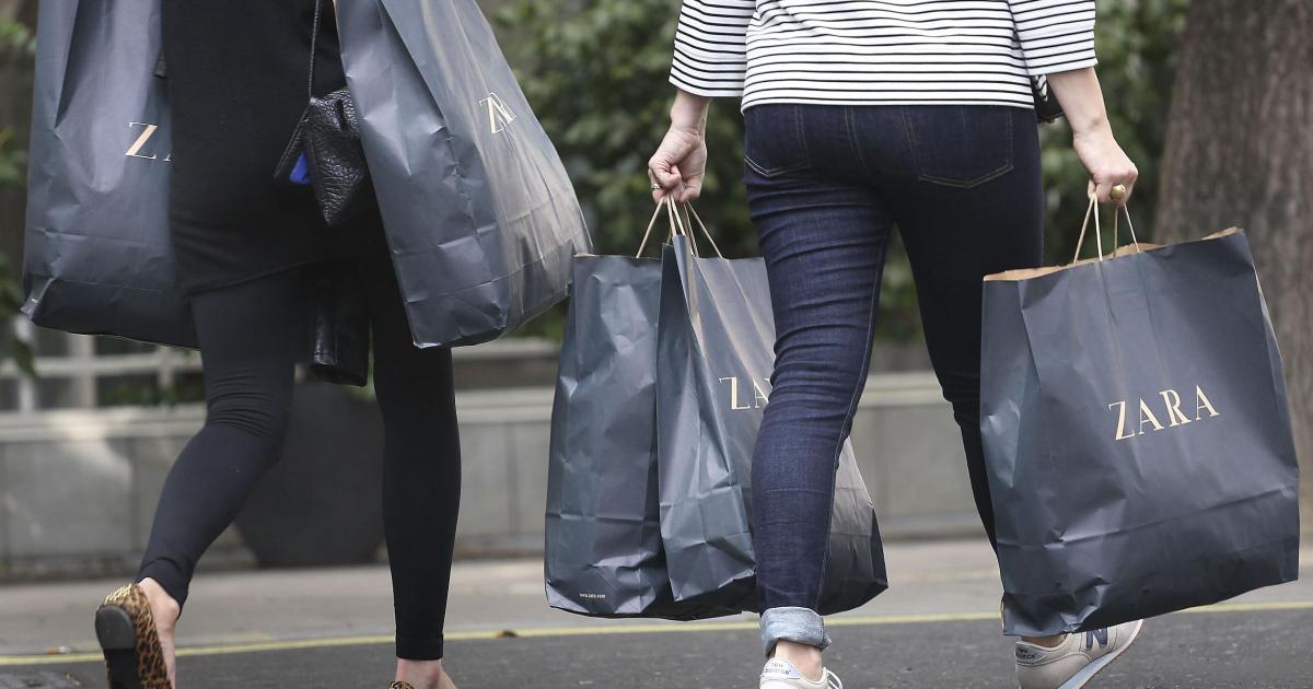 Consumer confidence in economy falls to lowest point this year