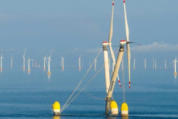 Chinese firm to build UK’s largest wind turbine factory in Scotland