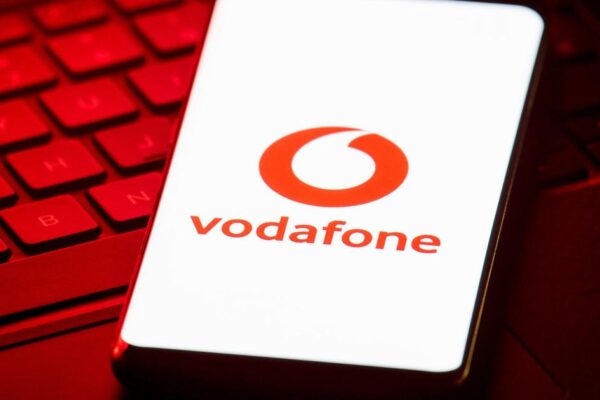 Thousands of Vodafone customers hit by internet outage