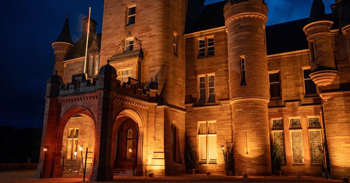 Where are Celebrity Traitors UK cast staying on BBC show?