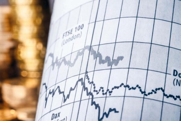 UK stock markets tumble as investors ‘spooked’ by US banking issues